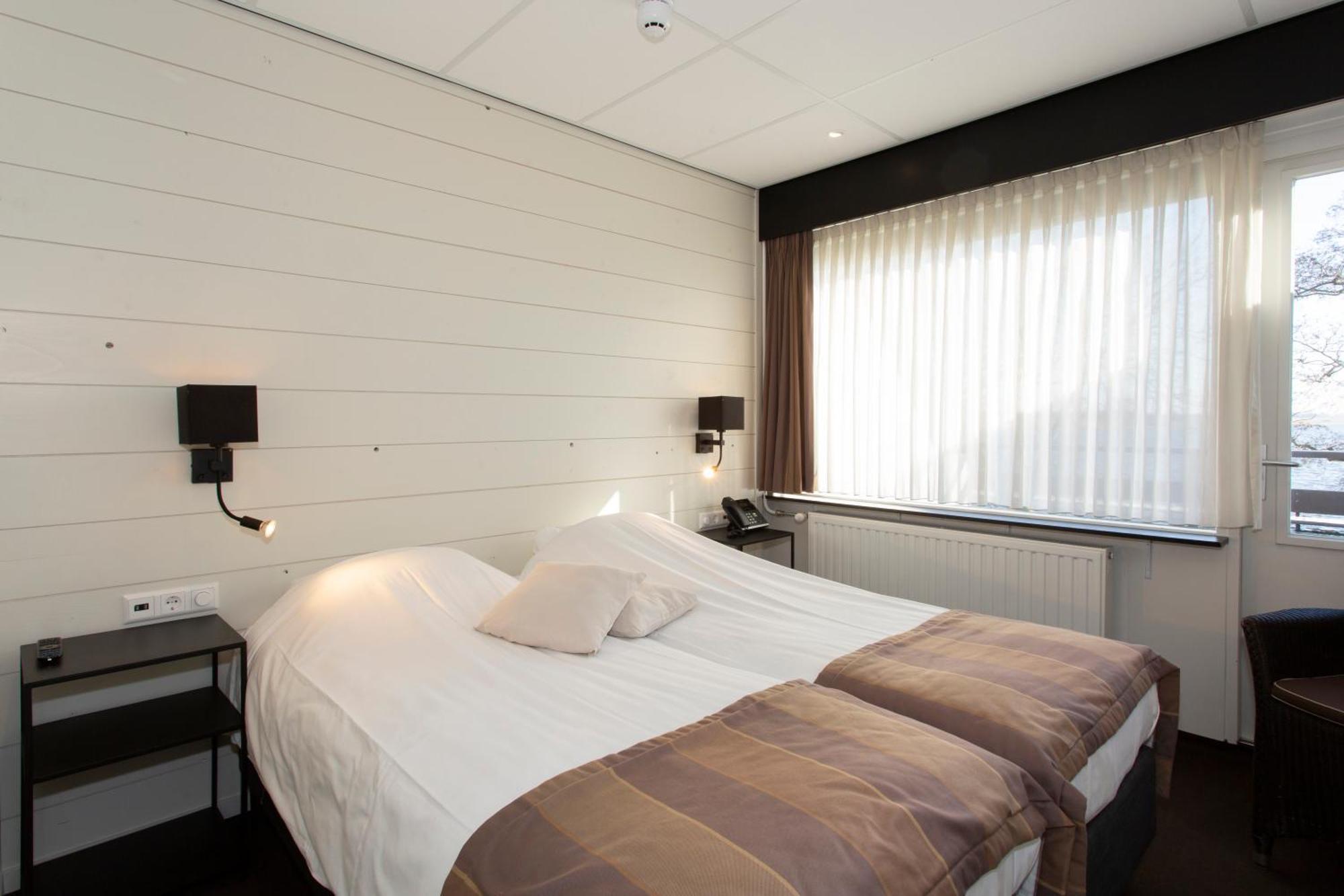 Restaurant-Hotel De Watergeus Noorden Exterior photo